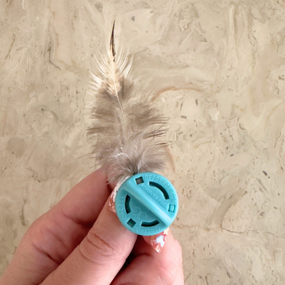 Forever Prey™ - The World's First Refillable Feather Toy
